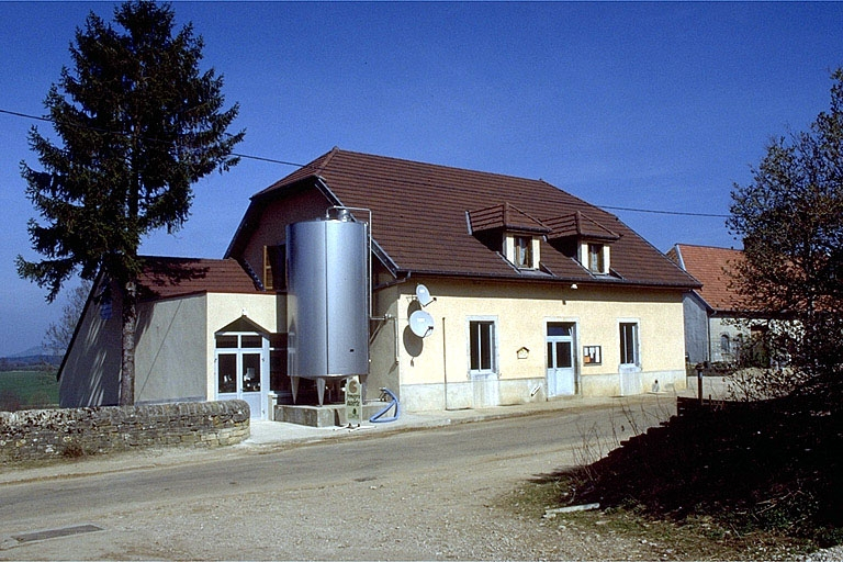 Vue de trois quarts gauche. © Yves Sancey / Région Bourgogne-Franche-Comté, Inventaire du patrimoine - 1997