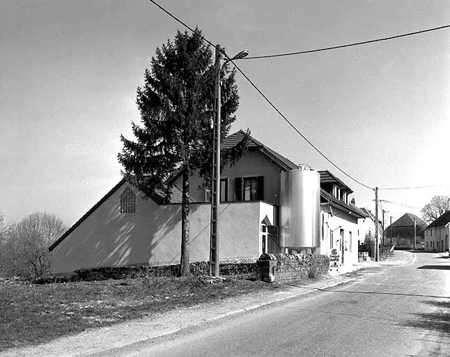 Vue d'ensemble depuis l'ouest. © Yves Sancey / Région Bourgogne-Franche-Comté, Inventaire du patrimoine - 1997