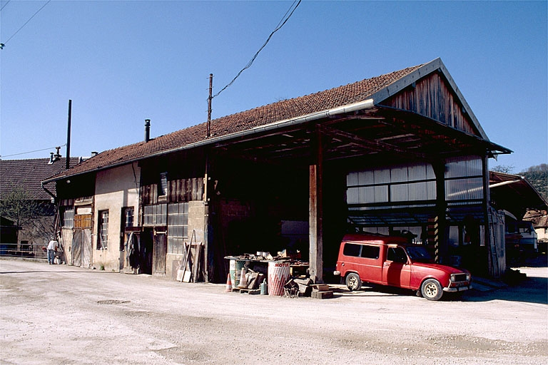 Vue de trois quarts de l'atelier de réparation. © Yves Sancey / Région Bourgogne-Franche-Comté, Inventaire du patrimoine - 1997