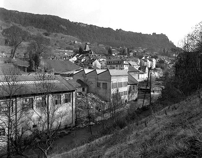 Vue d'ensemble depuis le nord-ouest. © Yves Sancey / Région Bourgogne-Franche-Comté, Inventaire du patrimoine - 1997 Vue d'ensemble depuis le nord-ouest. © Yves Sancey / Région Bourgogne-Franche-Comté, Inventaire du patrimoine - 1997