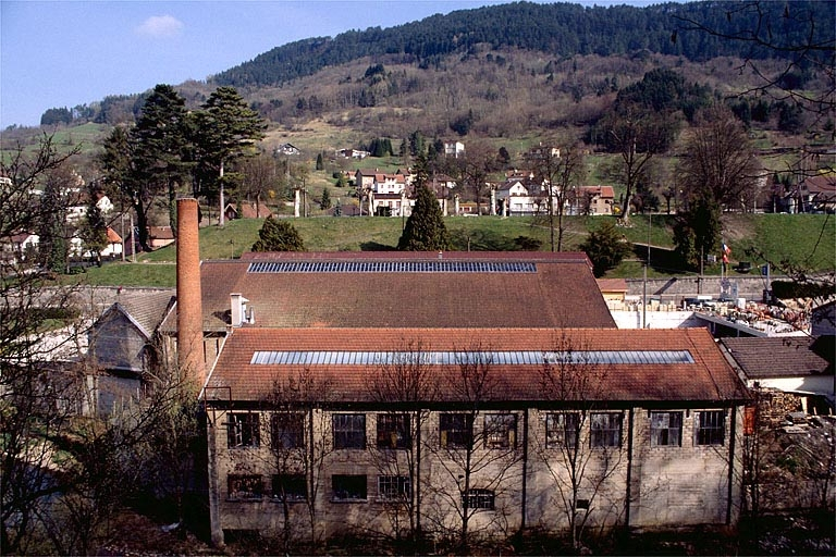Façade postérieure de l'atelier de mécanique générale. © Yves Sancey / Région Bourgogne-Franche-Comté, Inventaire du patrimoine - 1997 Façade postérieure de l'atelier de mécanique générale. © Yves Sancey / Région Bourgogne-Franche-Comté, Inventaire du patrimoine - 1997