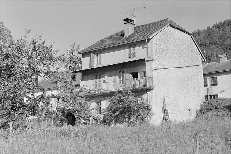 Façade postérieure. © Jérôme Mongreville / Région Bourgogne-Franche-Comté, Inventaire du patrimoine - 1997