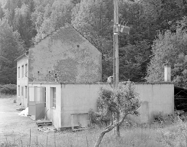 Face droite du moulin et de la partie construite en 1980. © Jérôme Mongreville / Région Bourgogne-Franche-Comté, Inventaire du patrimoine - 1997