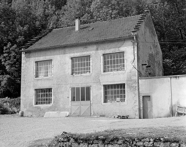 Façade antérieure du moulin. © Jérôme Mongreville / Région Bourgogne-Franche-Comté, Inventaire du patrimoine - 1997