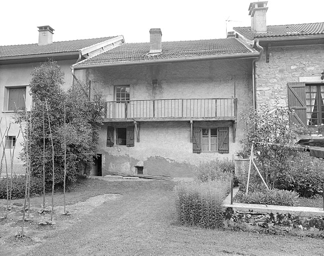 Façade postérieure. © Jérôme Mongreville / Région Bourgogne-Franche-Comté, Inventaire du patrimoine - 1997