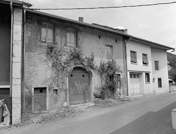 Façade antérieure. © Jérôme Mongreville / Région Bourgogne-Franche-Comté, Inventaire du patrimoine - 1997