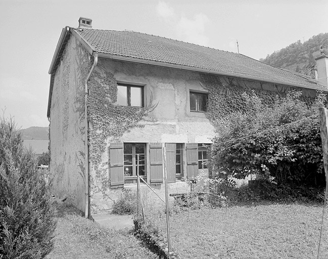 Façade postérieure. © Jérôme Mongreville / Région Bourgogne-Franche-Comté, Inventaire du patrimoine - 1997