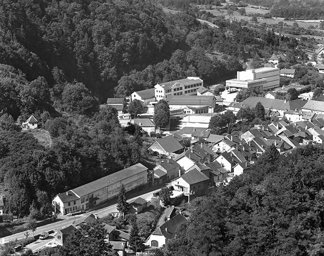 Vue générale depuis le nord-est. © Yves Sancey / Région Bourgogne-Franche-Comté, Inventaire du patrimoine - 1997