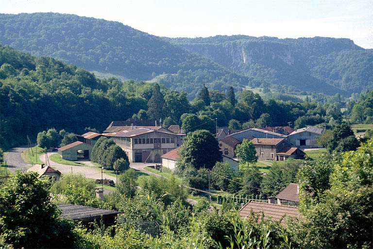 Vue générale depuis le nord. © Jérôme Mongreville / Région Bourgogne-Franche-Comté, Inventaire du patrimoine - 1997