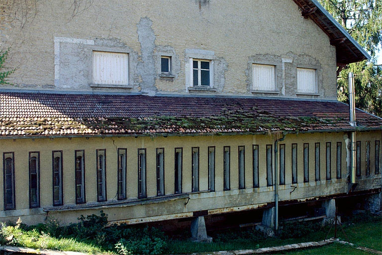 Ancienne chambre à lait en façade postérieure. © Yves Sancey / Région Bourgogne-Franche-Comté, Inventaire du patrimoine - 1997