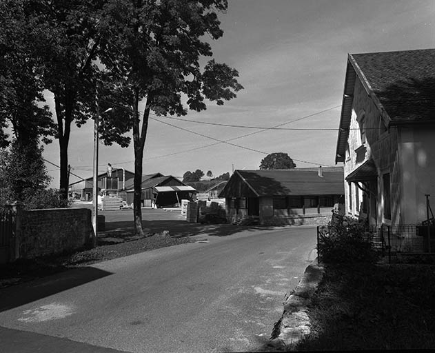 Vue d'ensemble depuis l'est. © Yves Sancey / Région Bourgogne-Franche-Comté, Inventaire du patrimoine - 1997