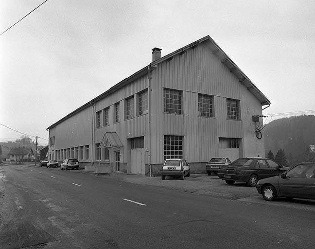 Atelier de fabrication vu de trois quarts. © Yves Sancey / Région Bourgogne-Franche-Comté, Inventaire du patrimoine - 1997