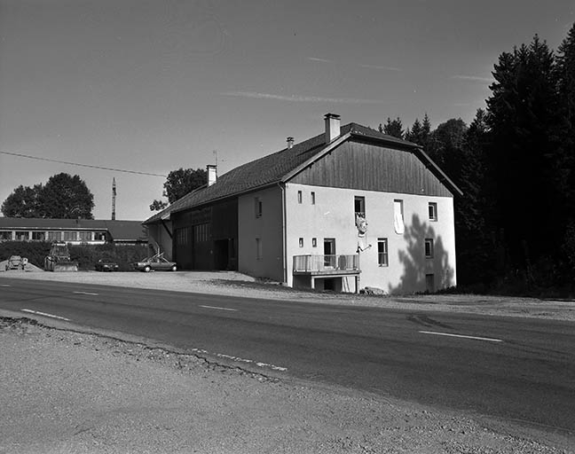 Le moulin Choudet vu de trois quarts droit. © Yves Sancey / Région Bourgogne-Franche-Comté, Inventaire du patrimoine - 1997 Le moulin Choudet vu de trois quarts droit. © Yves Sancey / Région Bourgogne-Franche-Comté, Inventaire du patrimoine - 1997