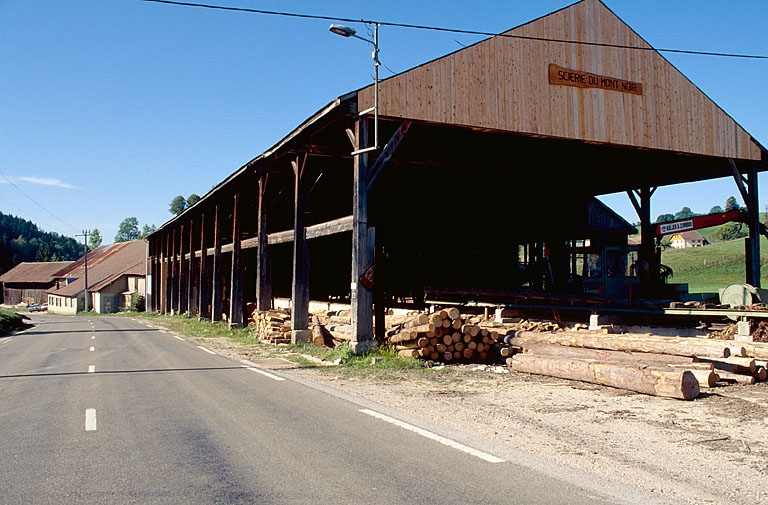 Façades est de la scierie. © Yves Sancey / Région Bourgogne-Franche-Comté, Inventaire du patrimoine - 1997 Façades est de la scierie. © Yves Sancey / Région Bourgogne-Franche-Comté, Inventaire du patrimoine - 1997