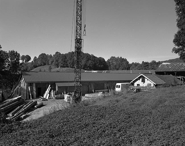 L'ancien atelier de taille du diamant depuis le nord-est. © Yves Sancey / Région Bourgogne-Franche-Comté, Inventaire du patrimoine - 1997 L'ancien atelier de taille du diamant depuis le nord-est. © Yves Sancey / Région Bourgogne-Franche-Comté, Inventaire du patrimoine - 1997
