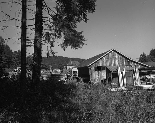 Atelier de fabrication (sciage) depuis le sud. © Yves Sancey / Région Bourgogne-Franche-Comté, Inventaire du patrimoine - 1997