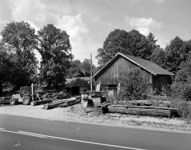 Vue d'ensemble depuis la route. © Yves Sancey / Région Bourgogne-Franche-Comté, Inventaire du patrimoine - 1997