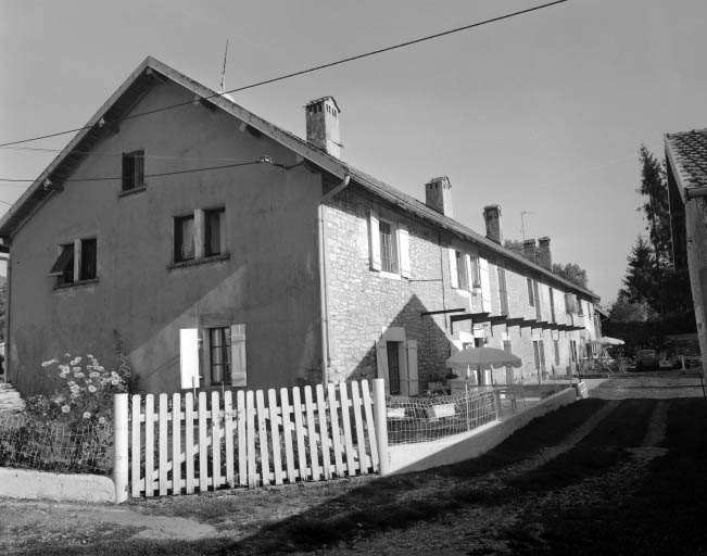 Logements ouvriers. © Yves Sancey / Région Bourgogne-Franche-Comté, Inventaire du patrimoine - 1997