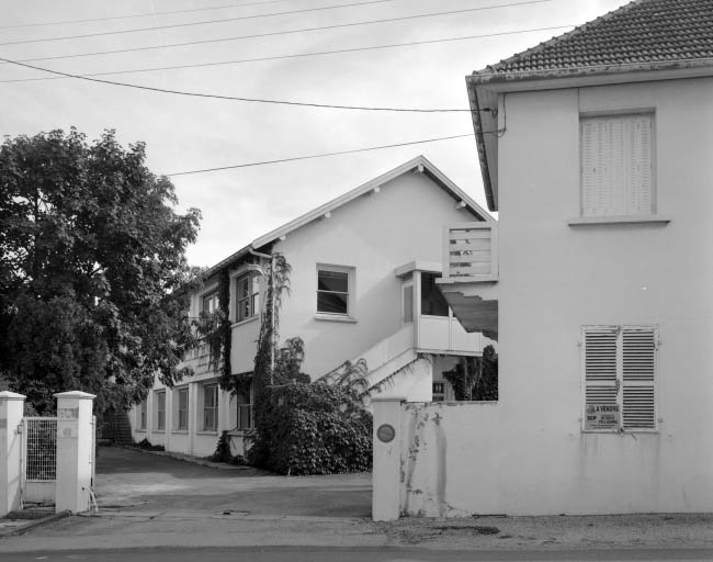 Entrée de l'usine, bureau et réfectoire. © Yves Sancey / Région Bourgogne-Franche-Comté, Inventaire du patrimoine - 1997