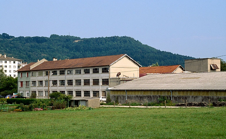 Vue d'ensemble depuis le sud-ouest. © Yves Sancey / Région Bourgogne-Franche-Comté, Inventaire du patrimoine - 1997