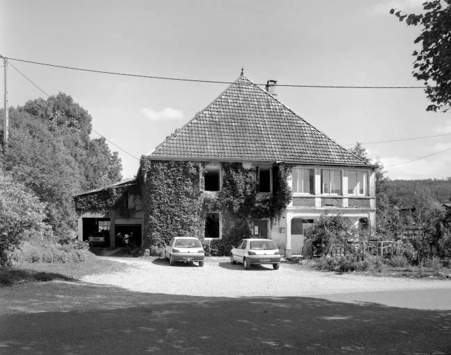Façade ouest du logement. © Yves Sancey / Région Bourgogne-Franche-Comté, Inventaire du patrimoine - 1997