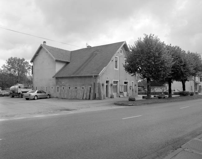 Vue d'ensemble depuis le nord-ouest. © Yves Sancey / Région Bourgogne-Franche-Comté, Inventaire du patrimoine - 1997