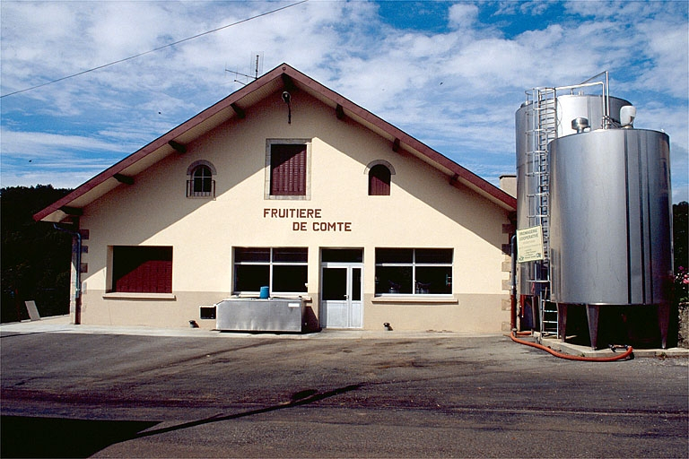 Façade antérieure. © Yves Sancey / Région Bourgogne-Franche-Comté, Inventaire du patrimoine - 1997