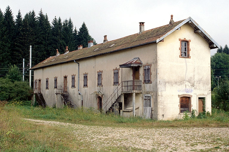 Façade antérieure du logement ouvrier. © Yves Sancey / Région Bourgogne-Franche-Comté, Inventaire du patrimoine - 1997