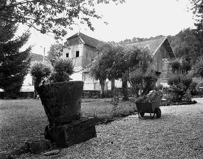 Vue d'ensemble depuis le jardin du logement patronal. © Yves Sancey / Région Bourgogne-Franche-Comté, Inventaire du patrimoine - 1997