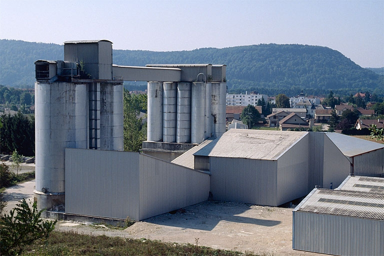 Vue plongeante sur le magasin industriel et l'atelier de conditionnement. © Yves Sancey / Région Bourgogne-Franche-Comté, Inventaire du patrimoine - 1997