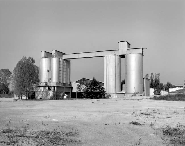 Magasin industriel et atelier de conditionnement. © Yves Sancey / Région Bourgogne-Franche-Comté, Inventaire du patrimoine - 1997