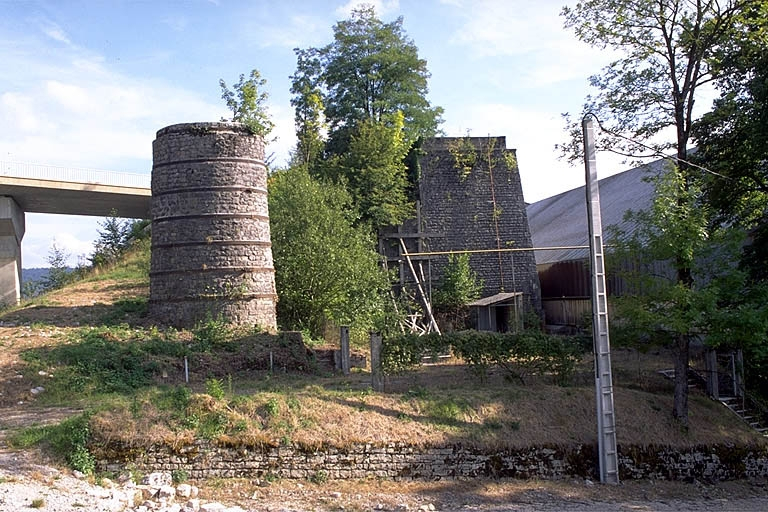 Fours à chaux. Four circulaire et four droit. © Yves Sancey / Région Bourgogne-Franche-Comté, Inventaire du patrimoine - 1997