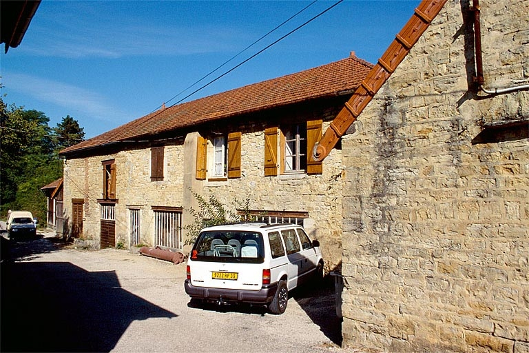 Atelier de fabrication et mur ouest du fournil. © Yves Sancey / Région Bourgogne-Franche-Comté, Inventaire du patrimoine - 1997