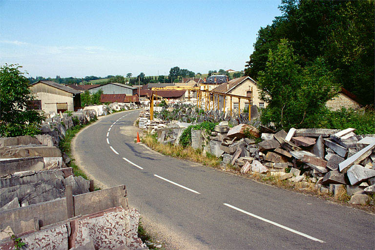 Vue d'ensemble depuis l'est. © Yves Sancey / Région Bourgogne-Franche-Comté, Inventaire du patrimoine - 1997