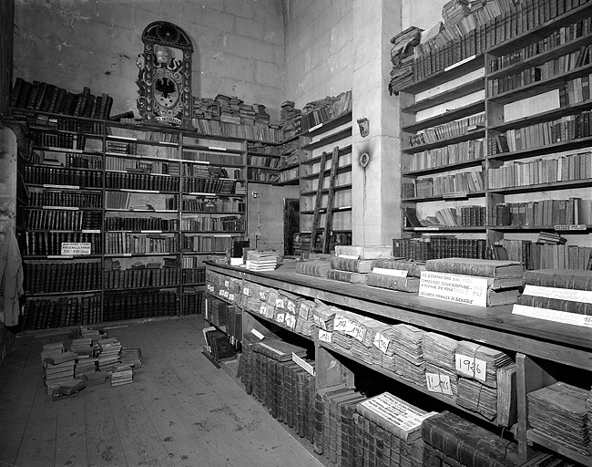 Vue de l'ancien trésor vers le sud. © Jérôme Mongreville / Région Bourgogne-Franche-Comté, Inventaire du patrimoine - 1997