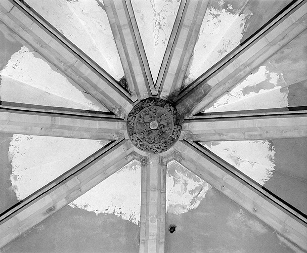 Clef de voûte de l'abside. © Jérôme Mongreville / Région Bourgogne-Franche-Comté, Inventaire du patrimoine - 1997