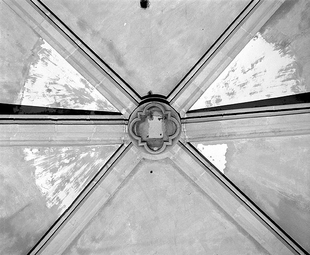 Troisième clef de voûte du vaisseau central. © Jérôme Mongreville / Région Bourgogne-Franche-Comté, Inventaire du patrimoine - 1997