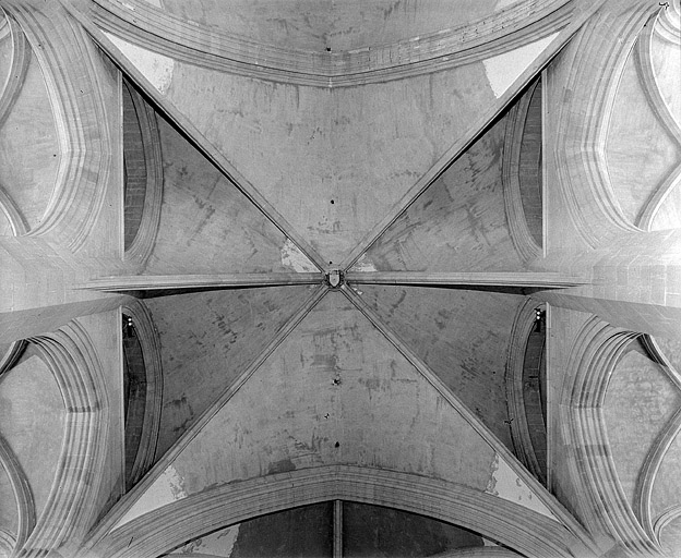 Voûte des septième et huitième travées du vaisseau central. © Jérôme Mongreville / Région Bourgogne-Franche-Comté, Inventaire du patrimoine - 1997