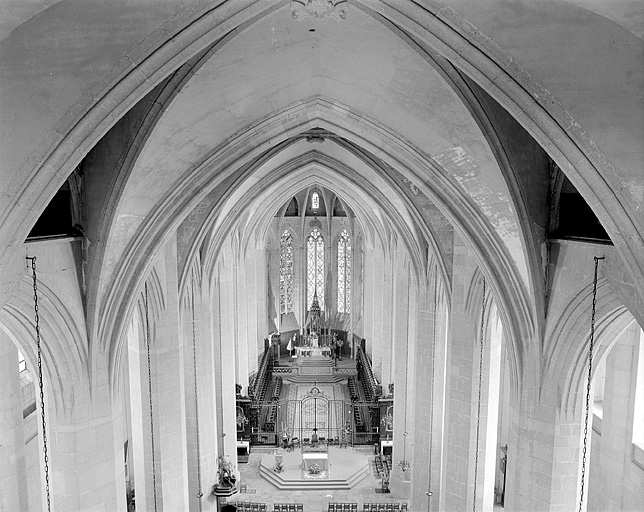 Voûtes du vaisseau central depuis la coursière haute de la façade. © Jérôme Mongreville / Région Bourgogne-Franche-Comté, Inventaire du patrimoine - 1997