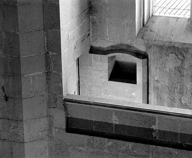 Assommoir depuis la coursière du collatéral nord (vue horizontale). © Jérôme Mongreville / Région Bourgogne-Franche-Comté, Inventaire du patrimoine - 1997