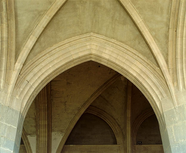 Grande arcade de la huitième travée sud. © Jérôme Mongreville / Région Bourgogne-Franche-Comté, Inventaire du patrimoine - 1997