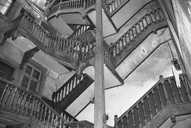 Immeuble : détail de l'escalier sur cour : vue allongée. © Yves Sancey / Région Bourgogne-Franche-Comté, Inventaire du patrimoine - 1998