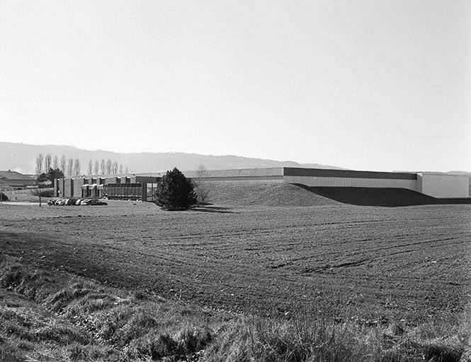 Vue d'ensemble depuis le nord. © Yves Sancey / Région Bourgogne-Franche-Comté, Inventaire du patrimoine - 1998 Vue d'ensemble depuis le nord. © Yves Sancey / Région Bourgogne-Franche-Comté, Inventaire du patrimoine - 1998