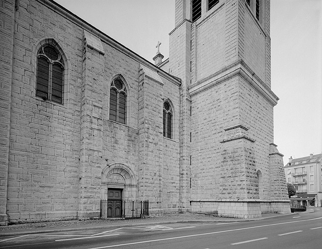Vue des travées occidentales du flanc nord. © Jérôme Mongreville / Région Bourgogne-Franche-Comté, Inventaire du patrimoine - 1998