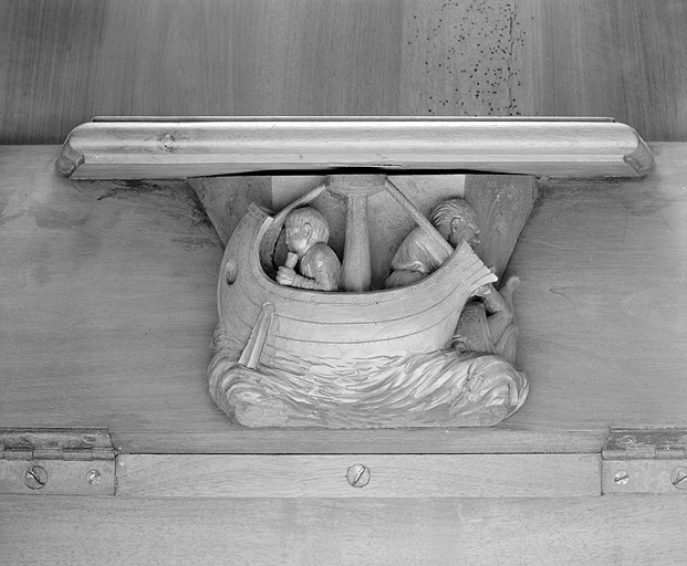 Miséricorde de la deuxième stalle basse. © Jérôme Mongreville / Région Bourgogne-Franche-Comté, Inventaire du patrimoine - 1998