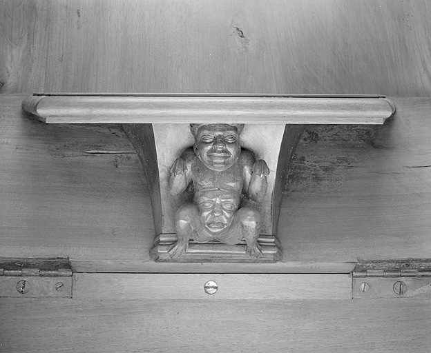 Miséricorde de la dixième stalle haute. © Jérôme Mongreville / Région Bourgogne-Franche-Comté, Inventaire du patrimoine - 1998