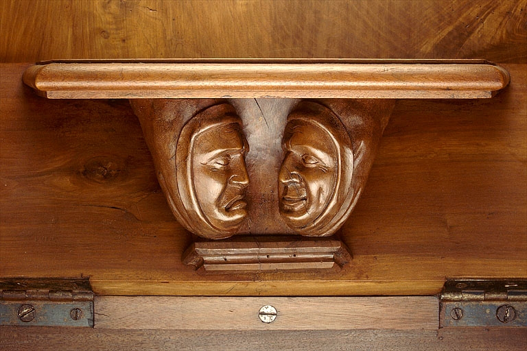 Miséricorde de la neuvième stalle haute. © Jérôme Mongreville / Région Bourgogne-Franche-Comté, Inventaire du patrimoine - 1998