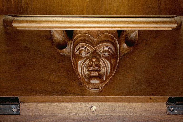 Miséricorde de la troisième stalle haute. © Jérôme Mongreville / Région Bourgogne-Franche-Comté, Inventaire du patrimoine - 1998