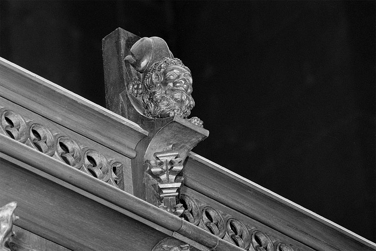 Vue de la huitième statuette : lion. © Jérôme Mongreville / Région Bourgogne-Franche-Comté, Inventaire du patrimoine - 1998
