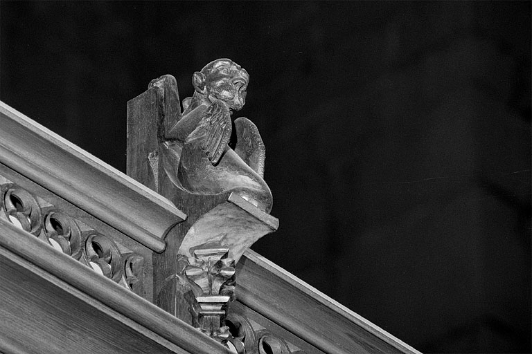 Vue de la dix-huitième statuette : quadrupède ailé. © Jérôme Mongreville / Région Bourgogne-Franche-Comté, Inventaire du patrimoine - 1998